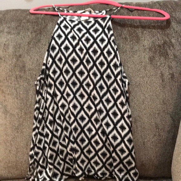 H and m black and white pattern tank. Size small - Picture 1 of 2